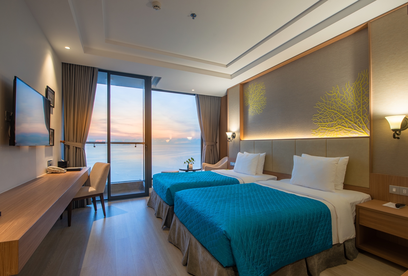 Deluxe Twin Room with Sea View and With Balcony